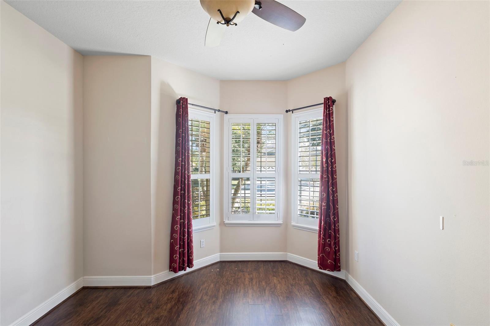 106 LOWER LAKE CT, DEBARY, FL, 32713