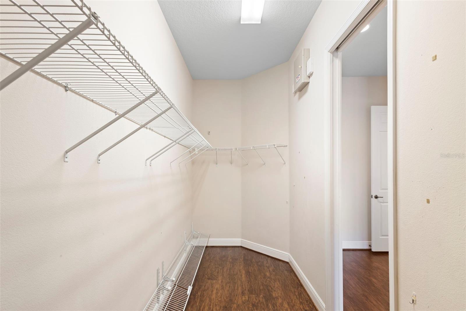 106 LOWER LAKE CT, DEBARY, FL, 32713