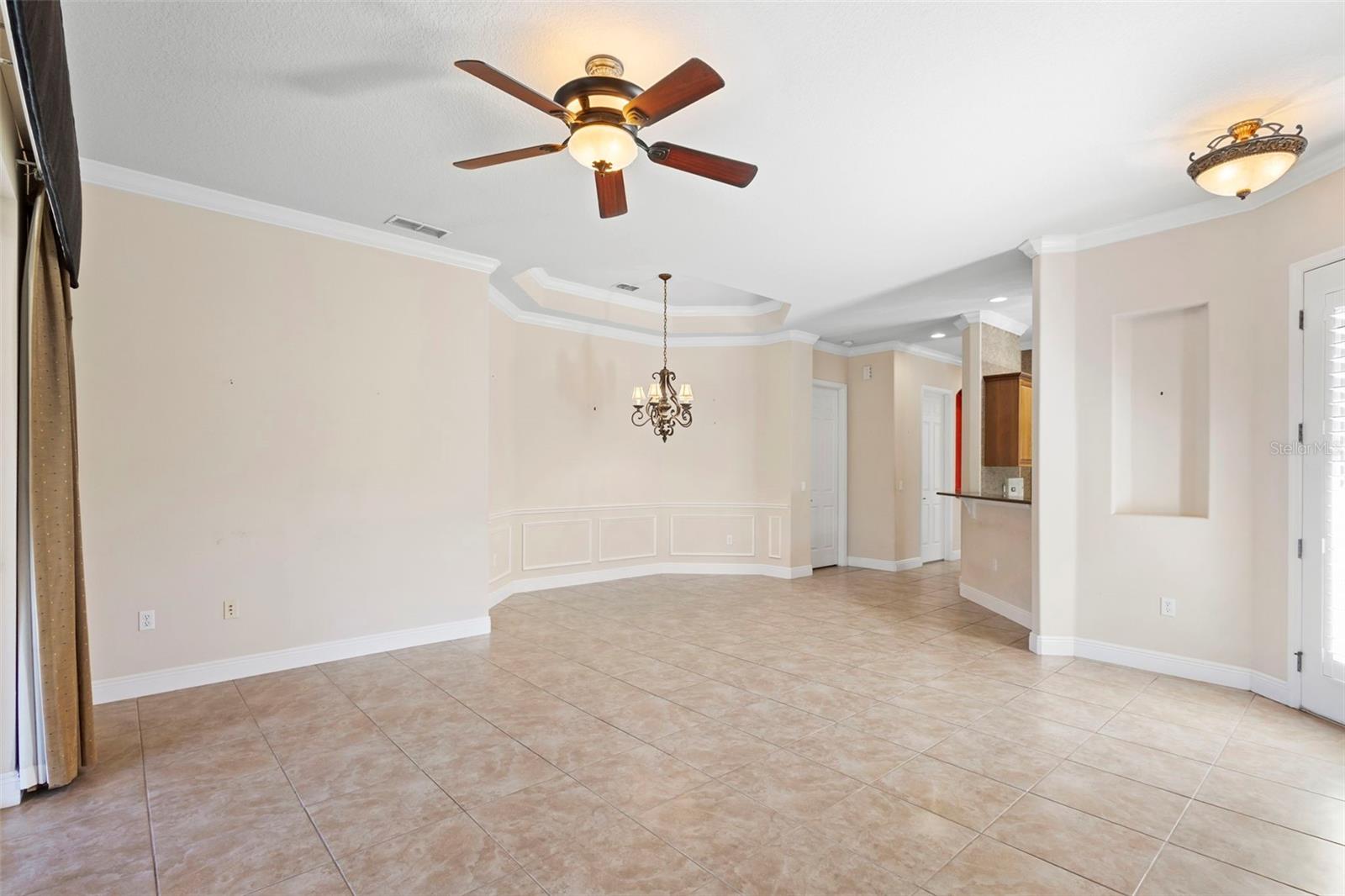 106 LOWER LAKE CT, DEBARY, FL, 32713