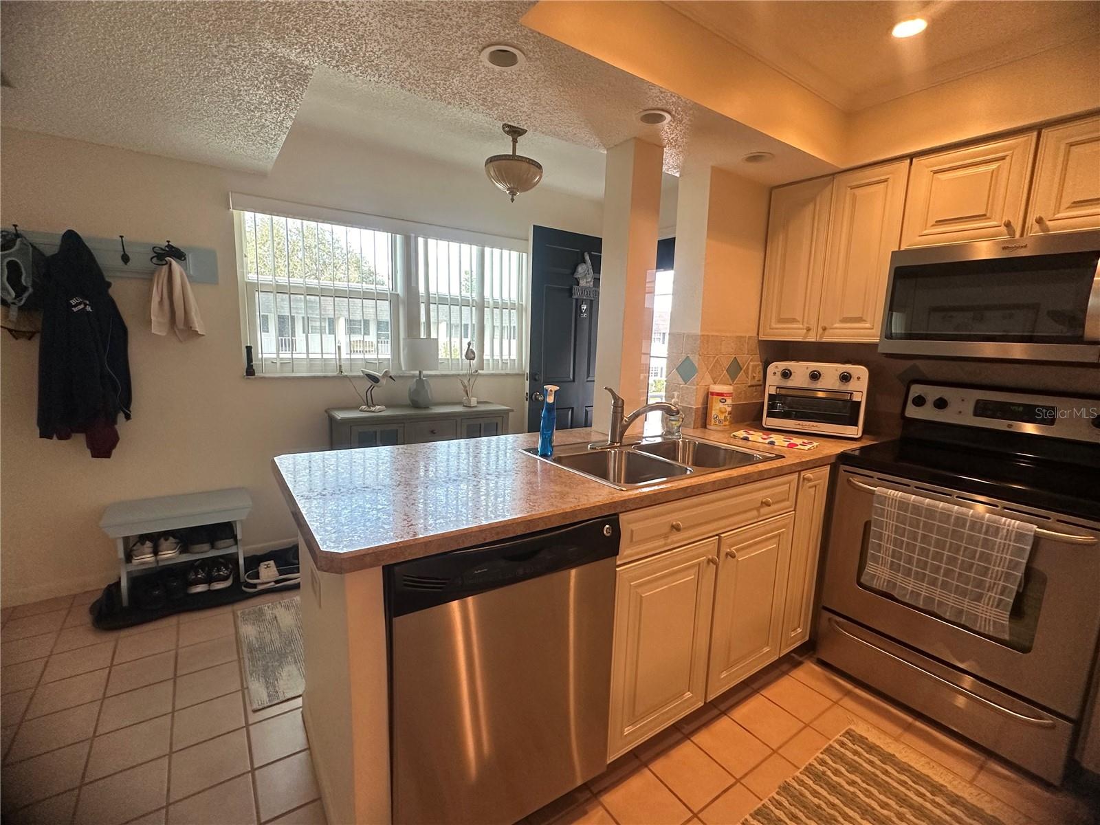 202 46TH AVENUE TER W #409, BRADENTON, FL, 34207