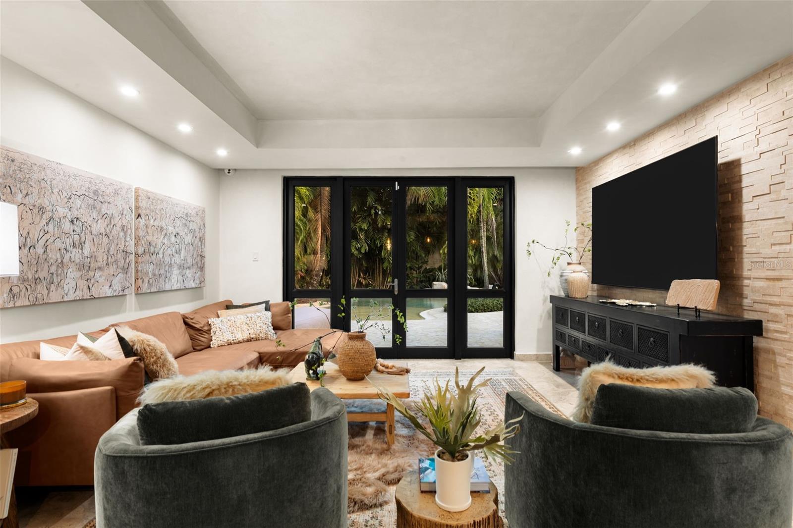 PR9117432 Property Photo