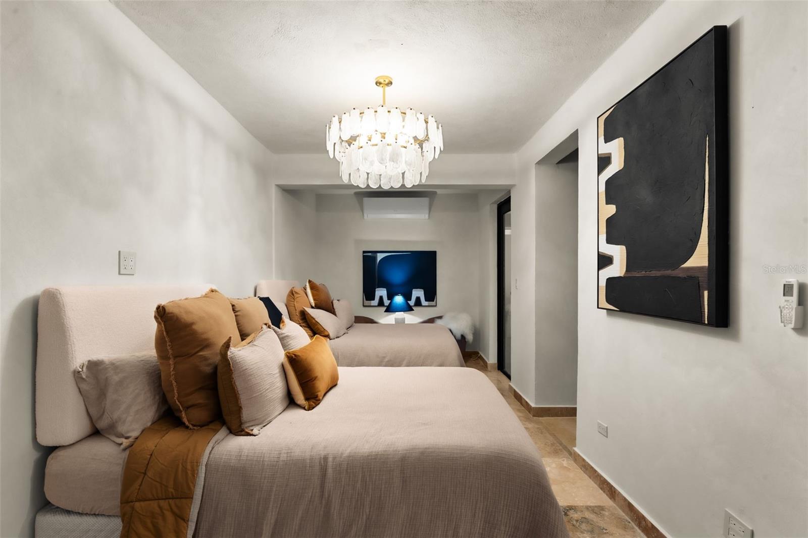 PR9117432 Property Photo