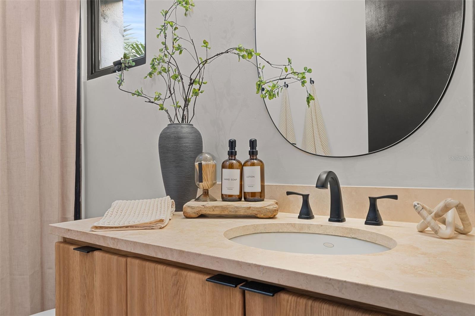 PR9117432 Property Photo