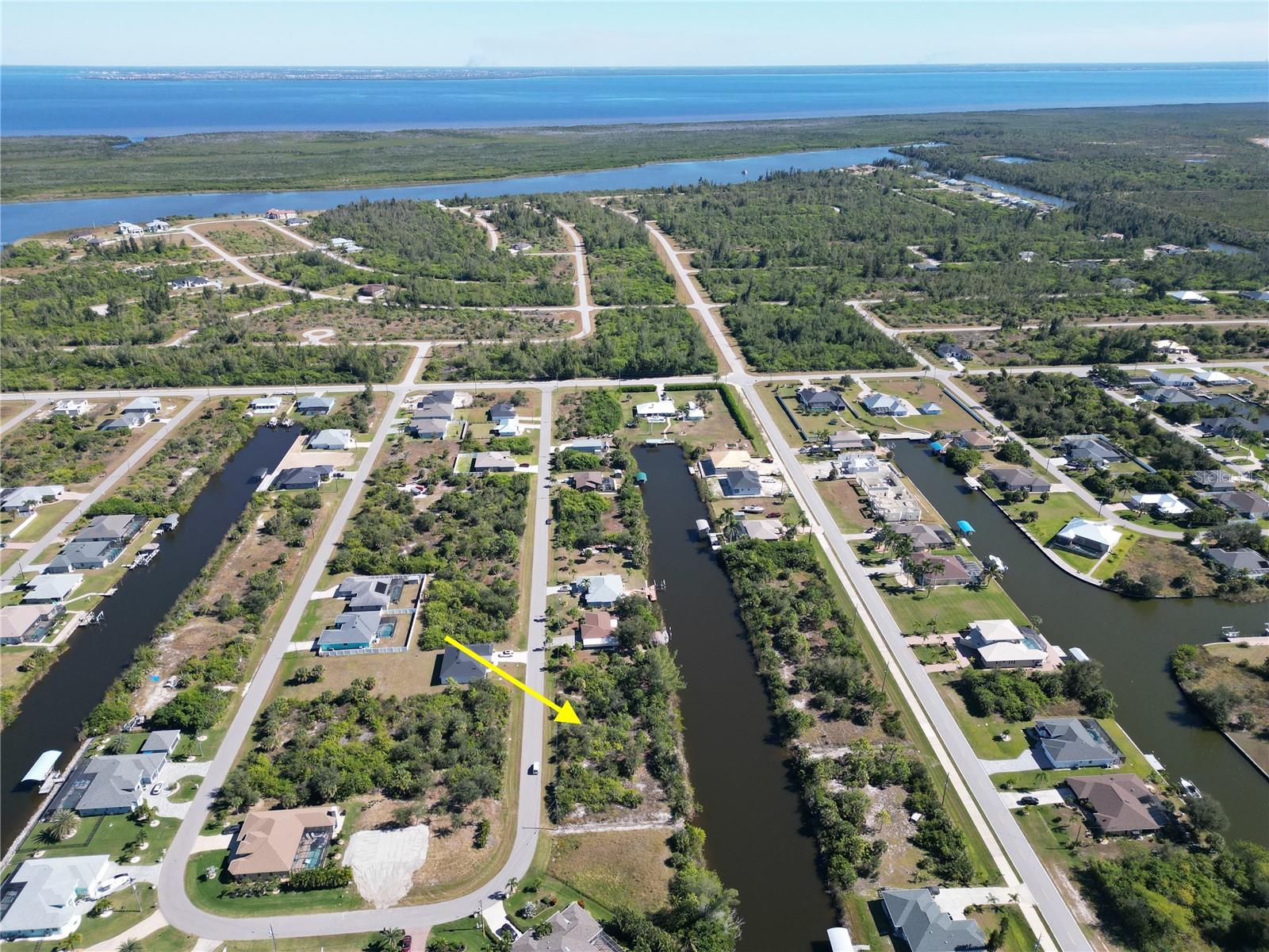 15706 STUART CIR, PORT CHARLOTTE, FL, 33981