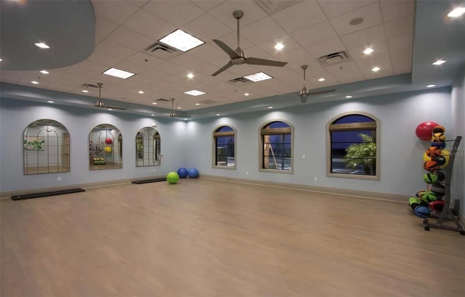 8987 CABOT CLIFFS DR, DAVENPORT, FL, 33896