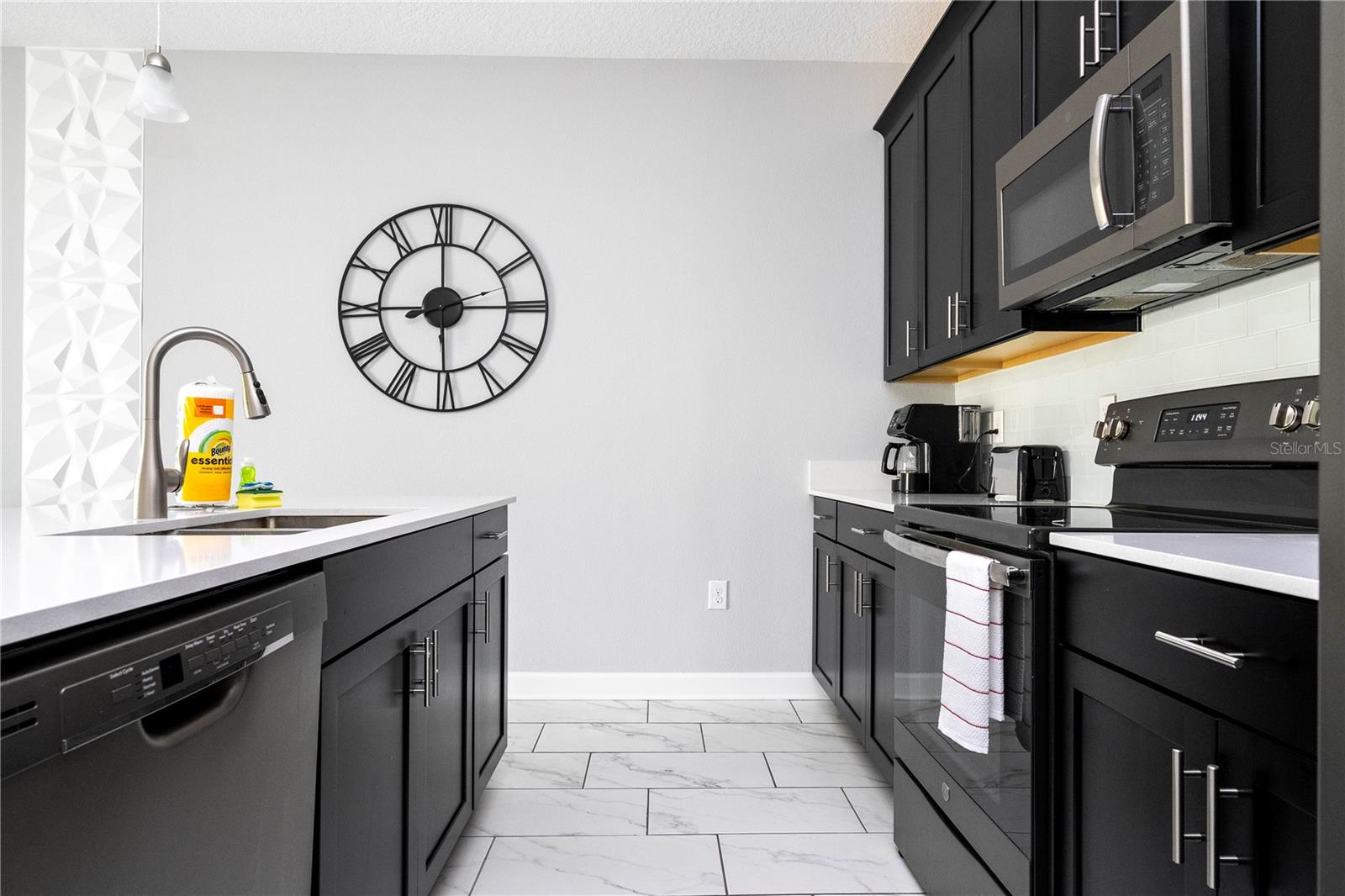 8987 CABOT CLIFFS DR, DAVENPORT, FL, 33896