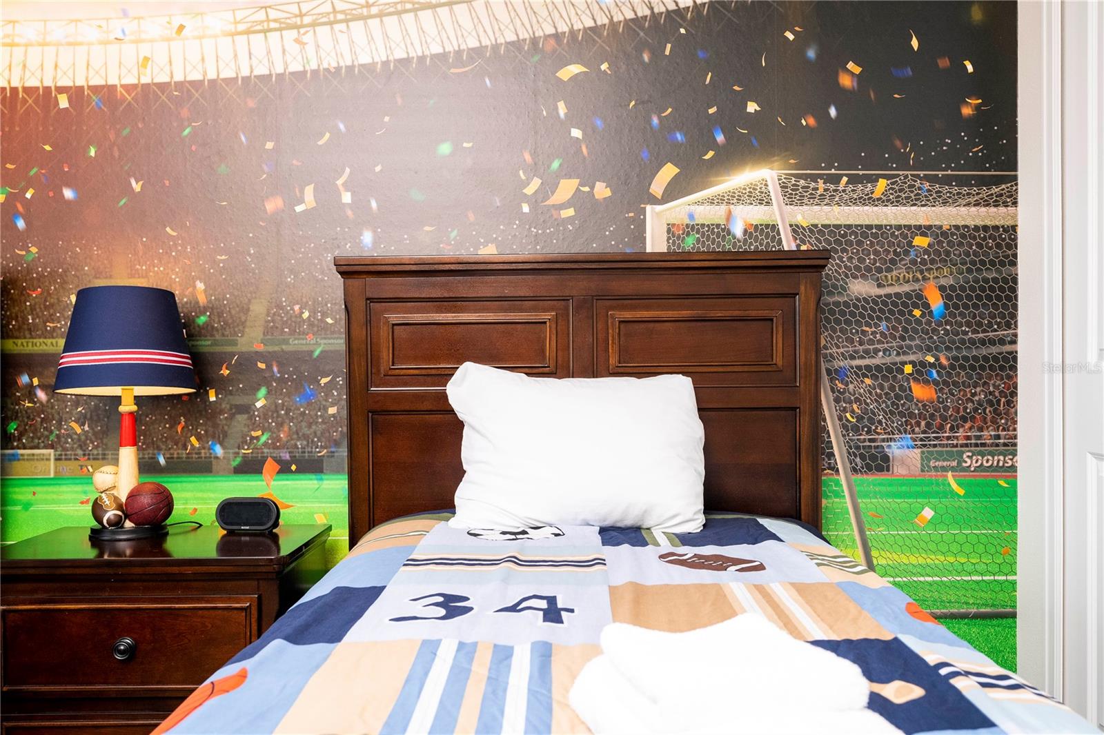 8987 CABOT CLIFFS DR, DAVENPORT, FL, 33896