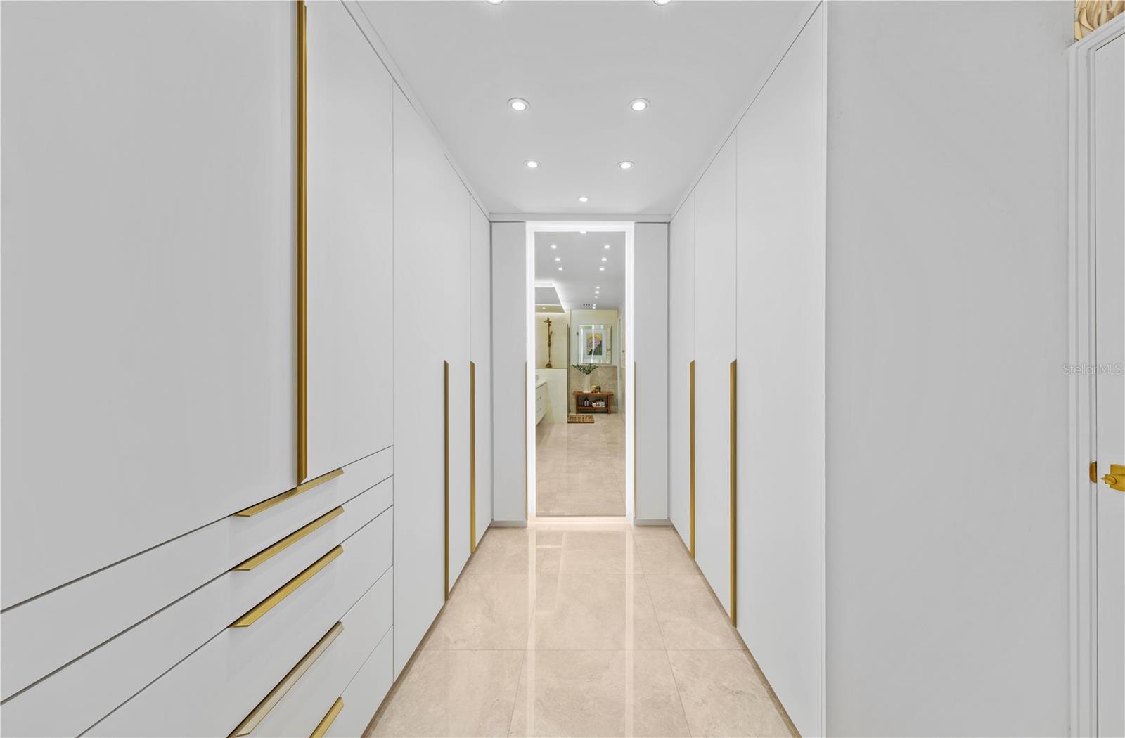 PR9117433 Property Photo