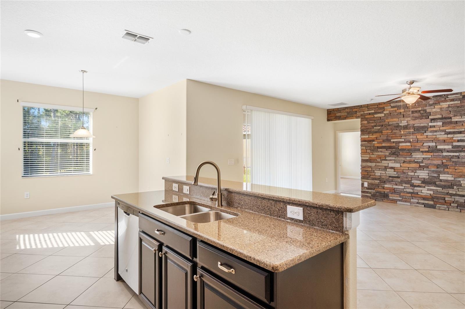 1455 LAKE SIDE AVE, DAVENPORT, FL, 33837