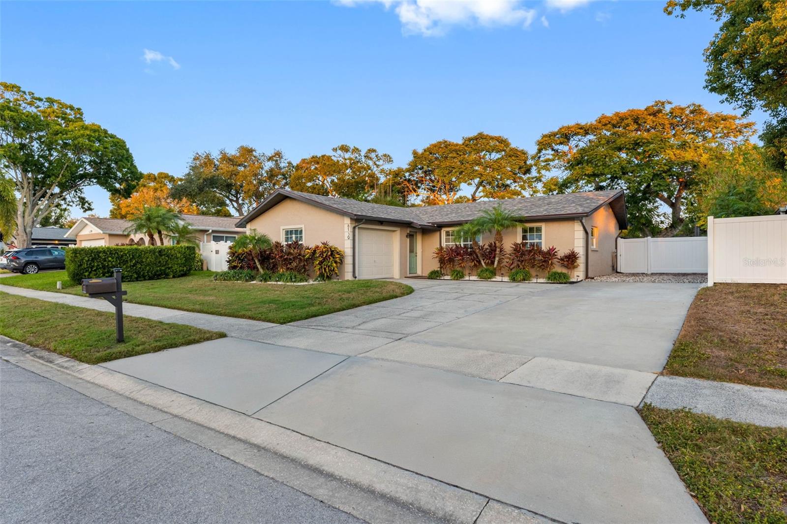 8139 129TH LN N, SEMINOLE, FL, 33776