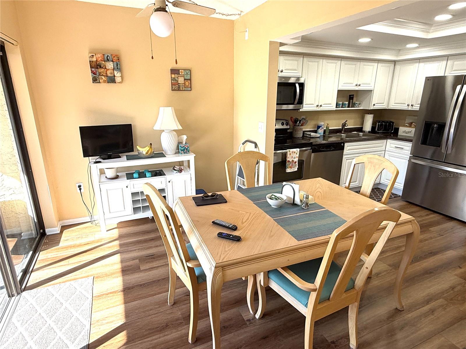 315 30TH AVE W #B305, BRADENTON, FL, 34205