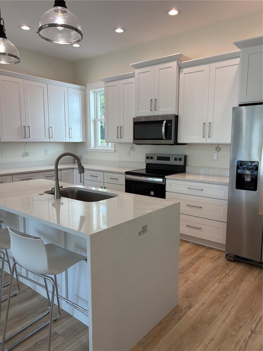 14733 SUNSET DR, LARGO, FL, 33774