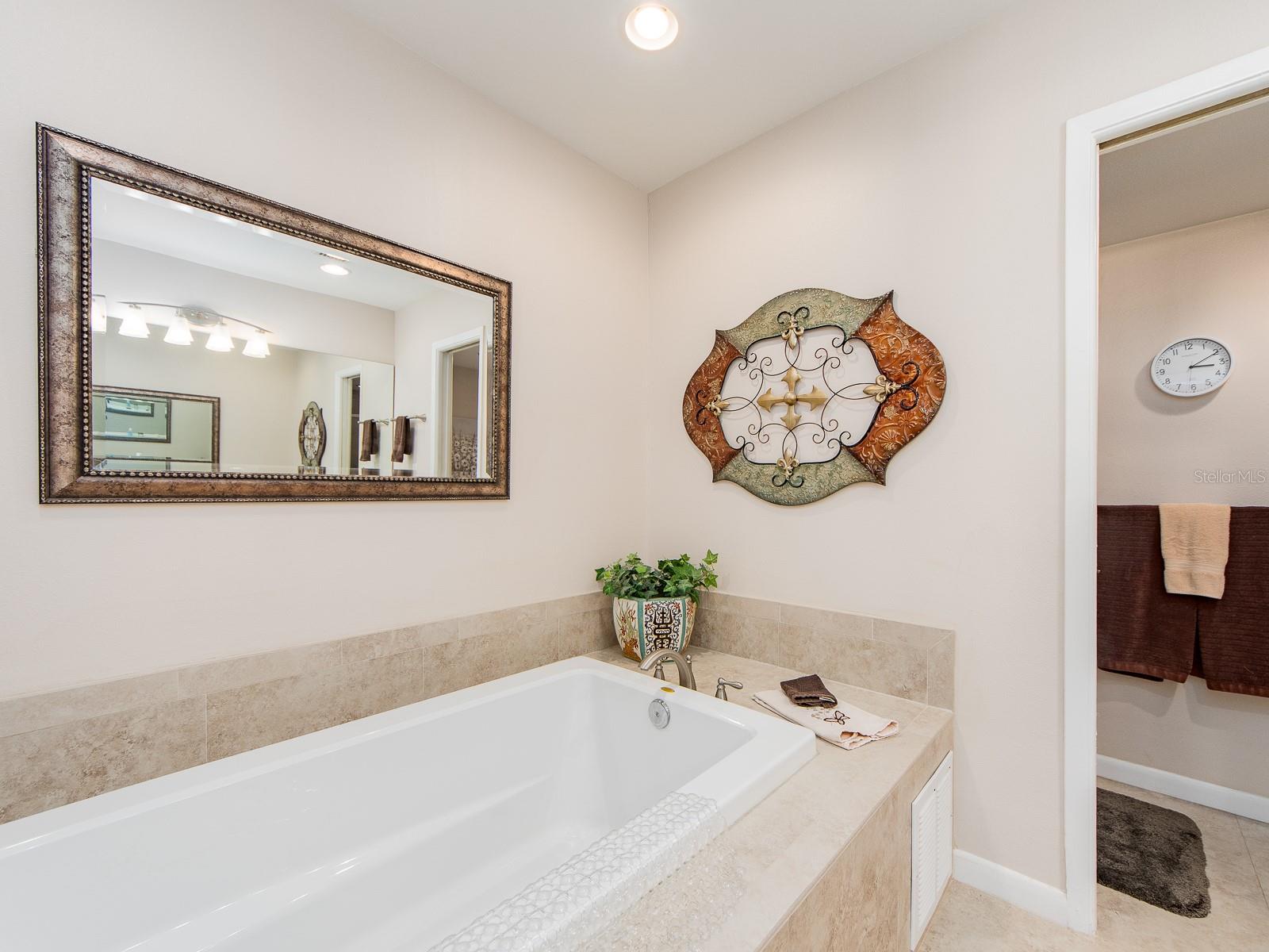 2900 GULF BLVD #307, BELLEAIR BEACH, FL, 33786