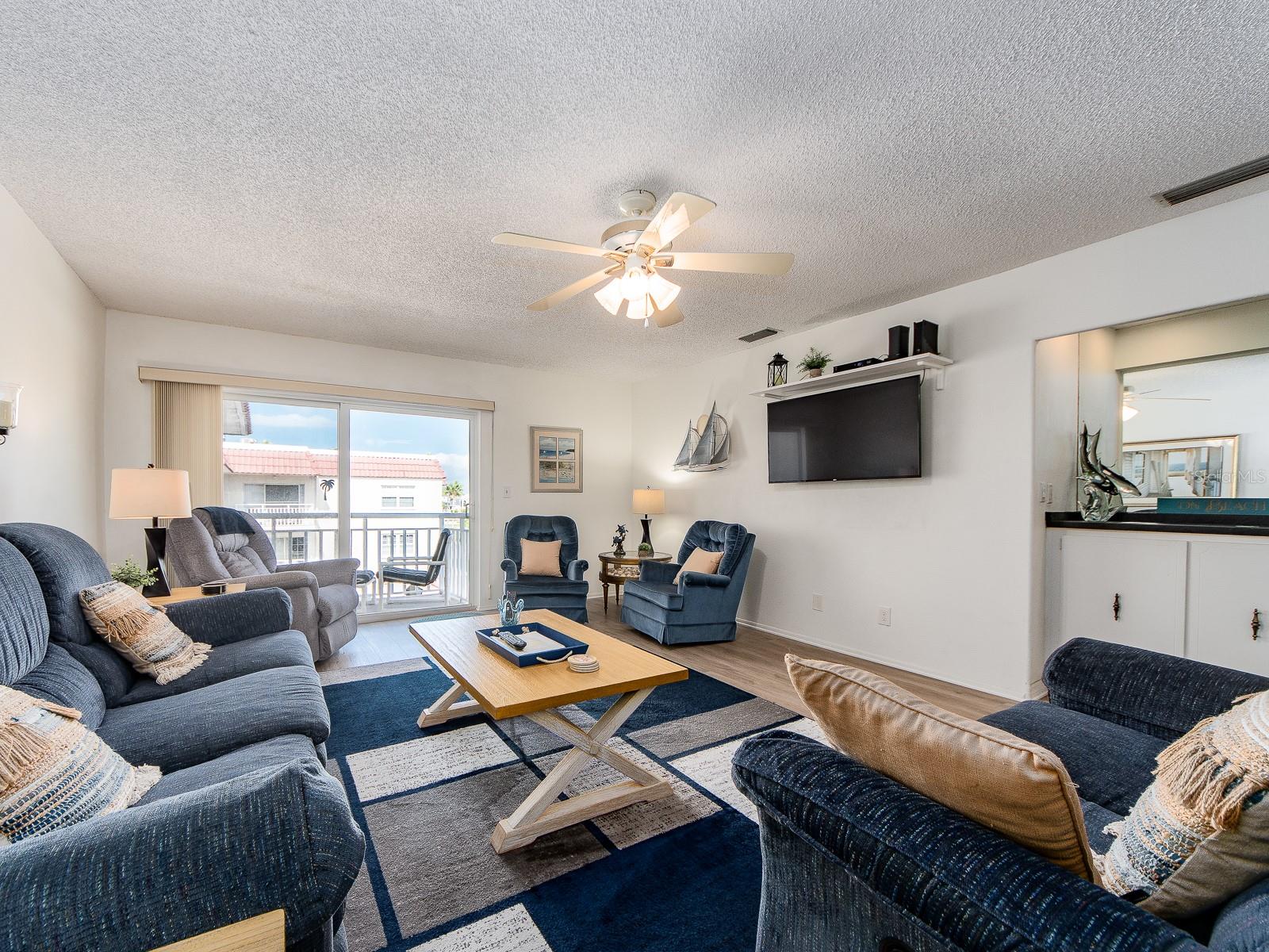 2900 GULF BLVD #307, BELLEAIR BEACH, FL, 33786