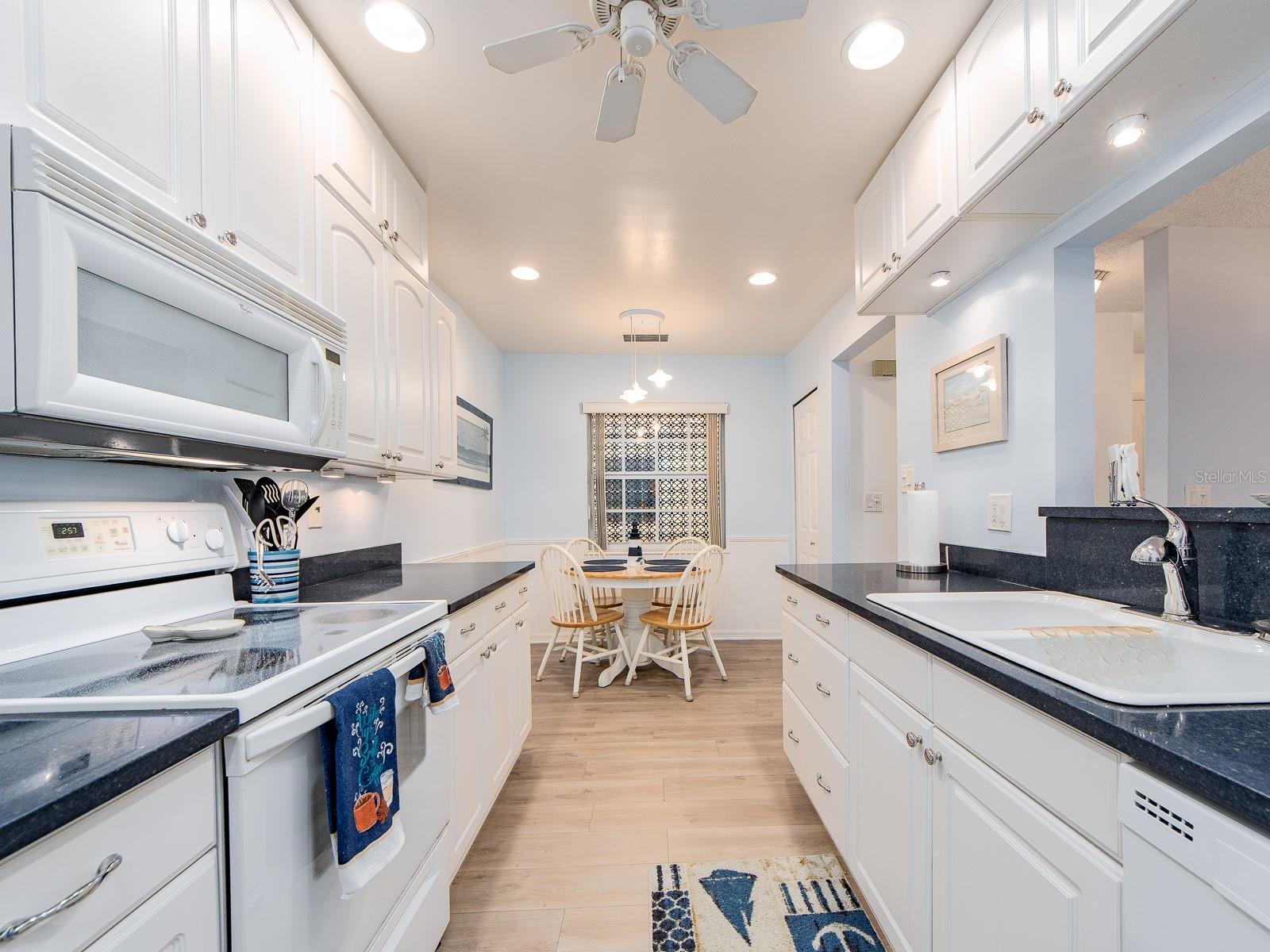 2900 GULF BLVD #307, BELLEAIR BEACH, FL, 33786