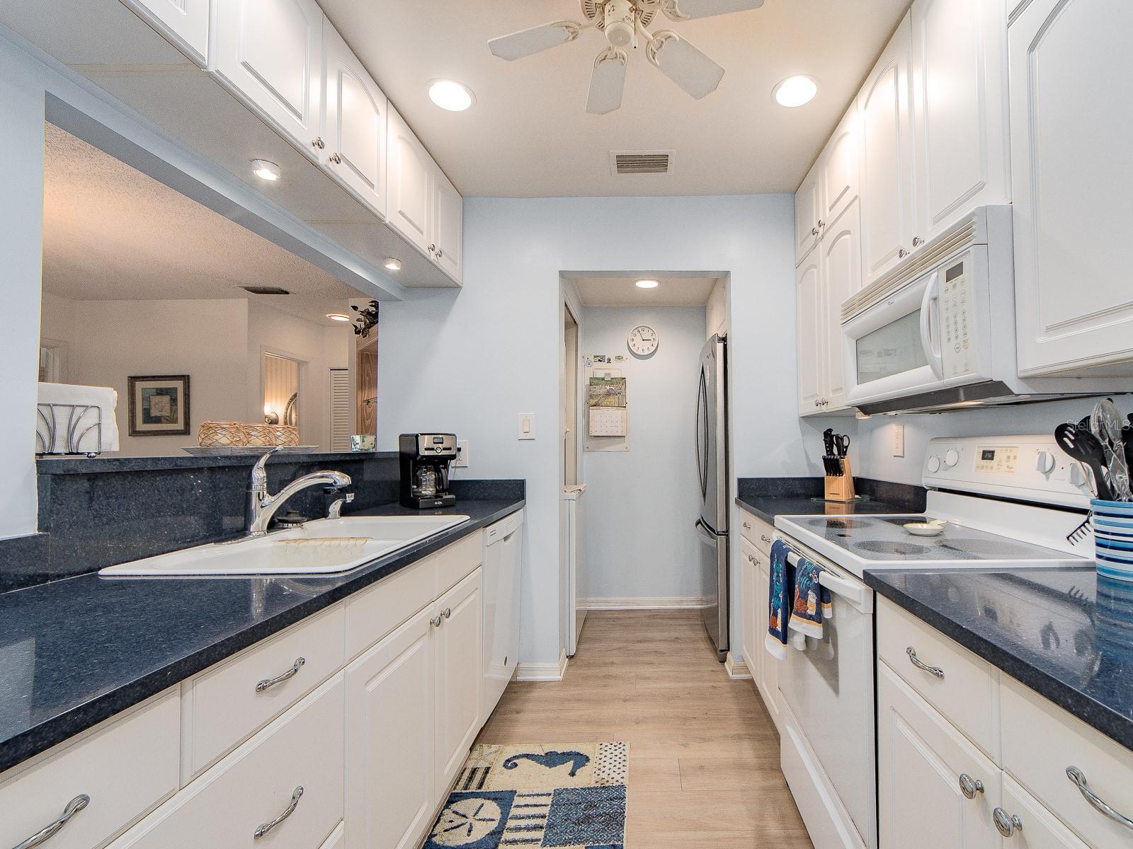 2900 GULF BLVD #307, BELLEAIR BEACH, FL, 33786