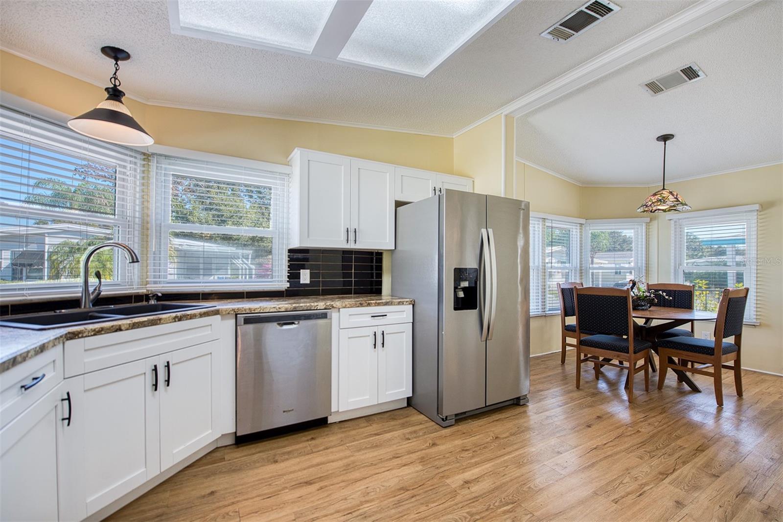 72 PELICAN DR E, OLDSMAR, FL, 34677