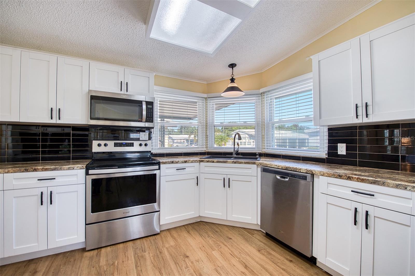 72 PELICAN DR E, OLDSMAR, FL, 34677