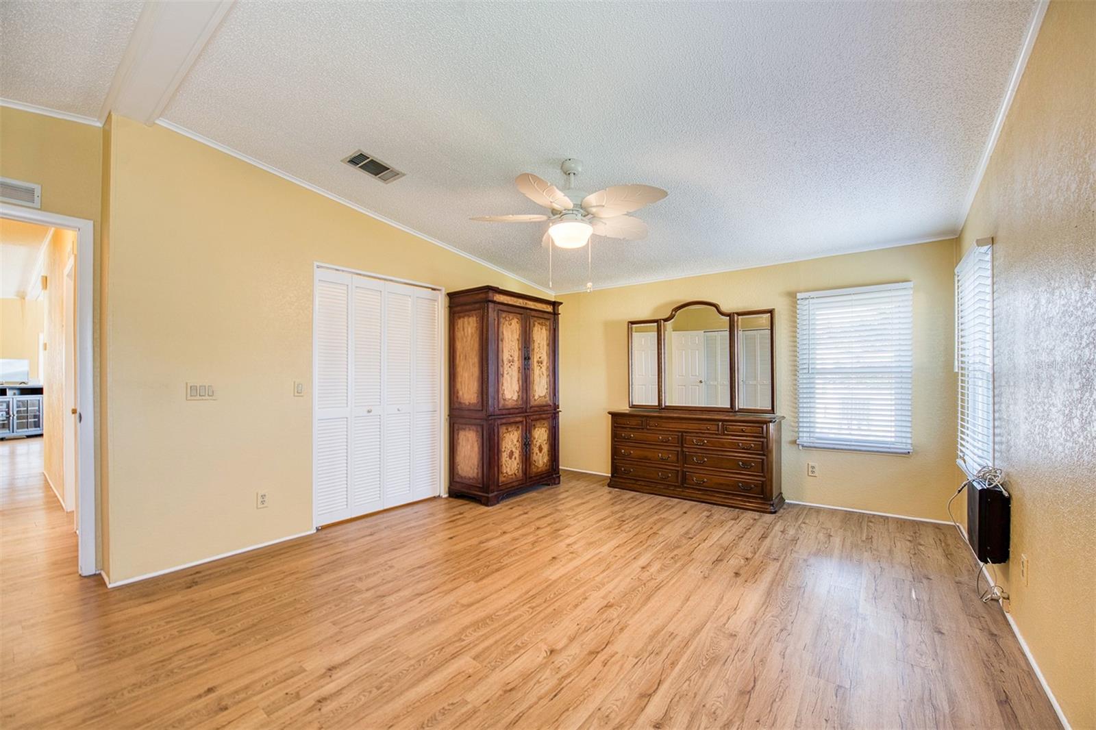 72 PELICAN DR E, OLDSMAR, FL, 34677