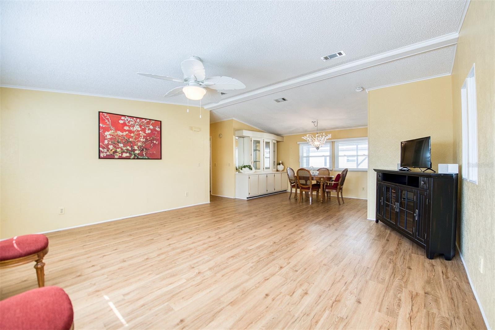 72 PELICAN DR E, OLDSMAR, FL, 34677