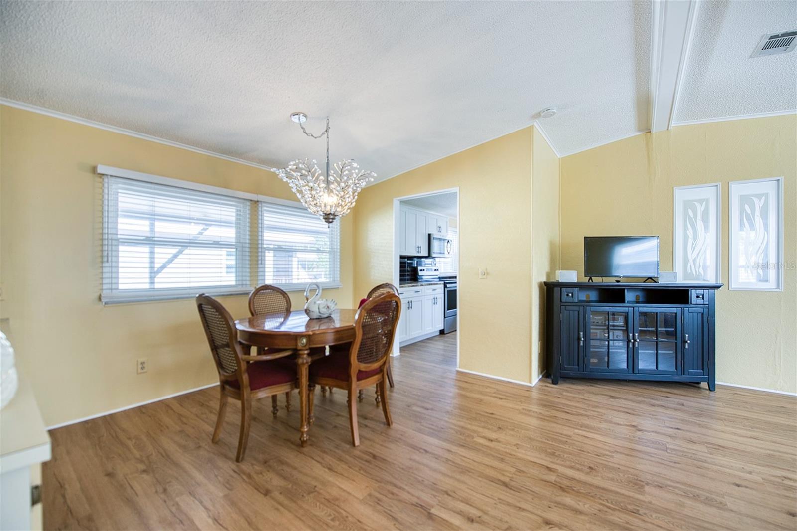 72 PELICAN DR E, OLDSMAR, FL, 34677