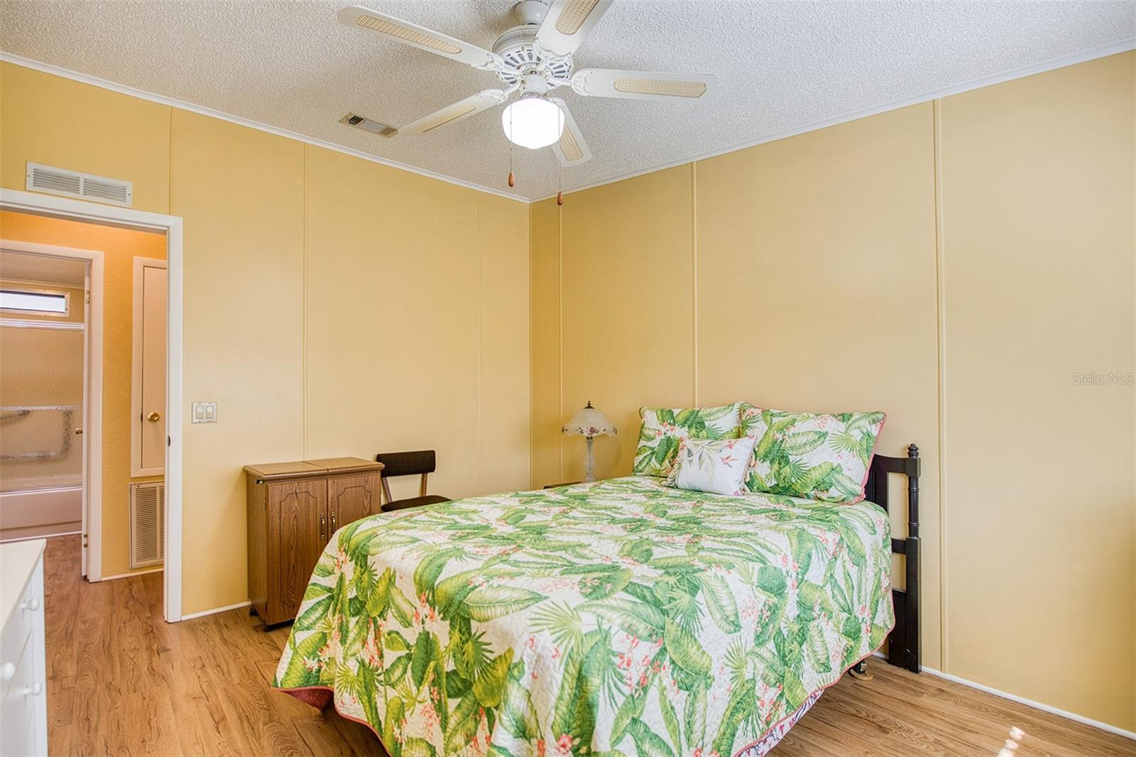 72 PELICAN DR E, OLDSMAR, FL, 34677