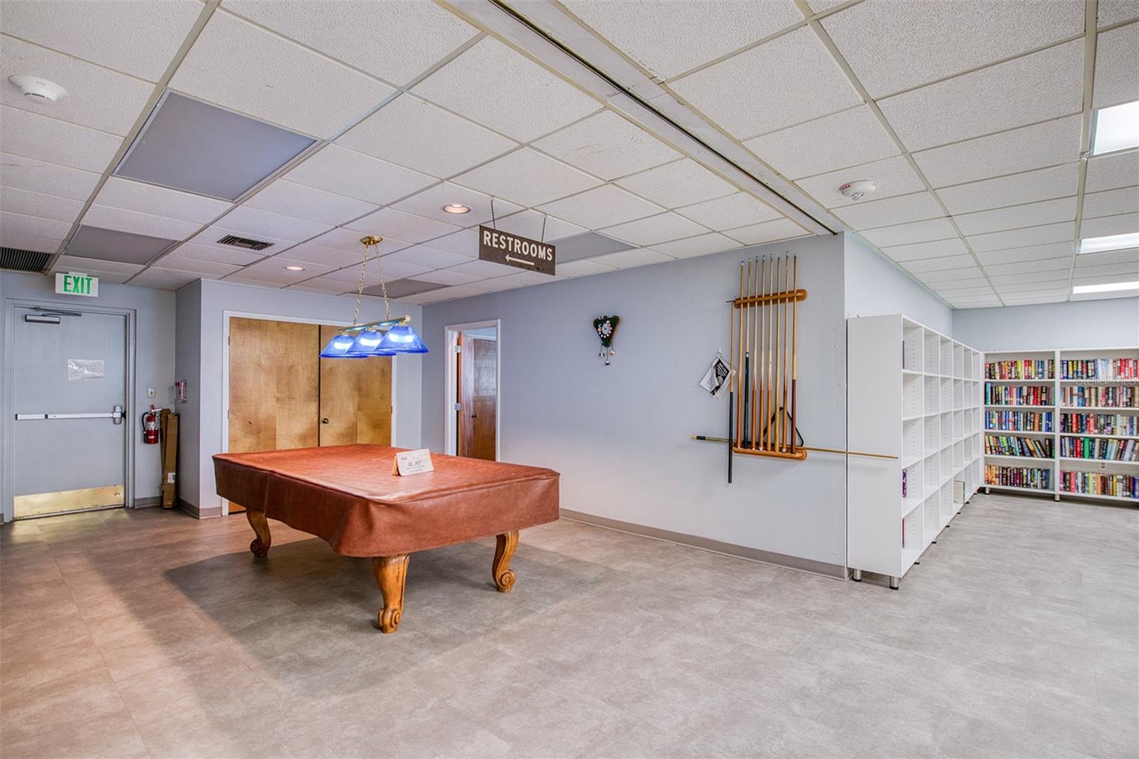 72 PELICAN DR E, OLDSMAR, FL, 34677