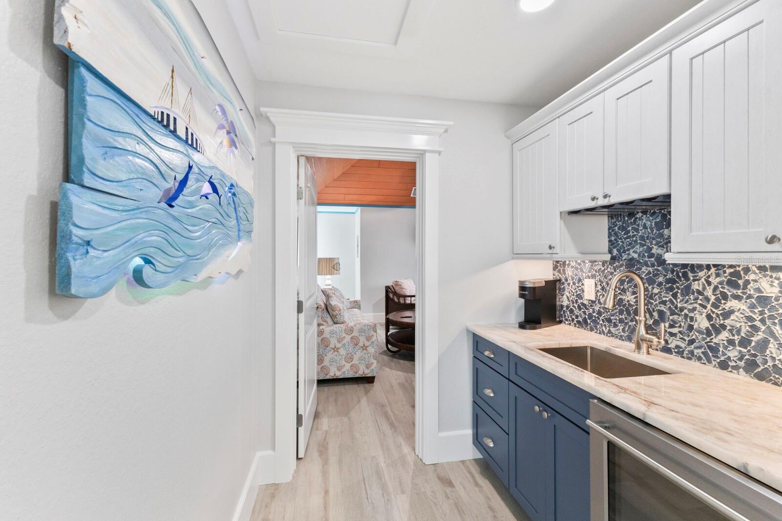 118 MANGROVE AVE, ANNA MARIA, FL, 34216