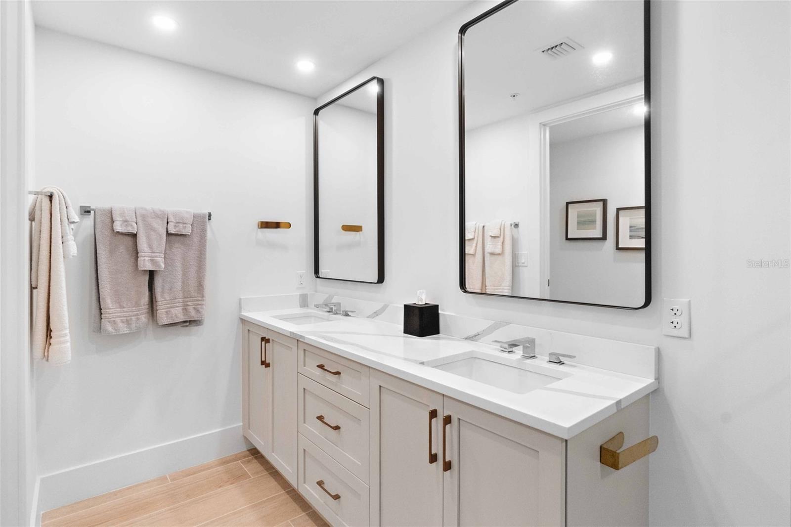 A4672418 Property Photo