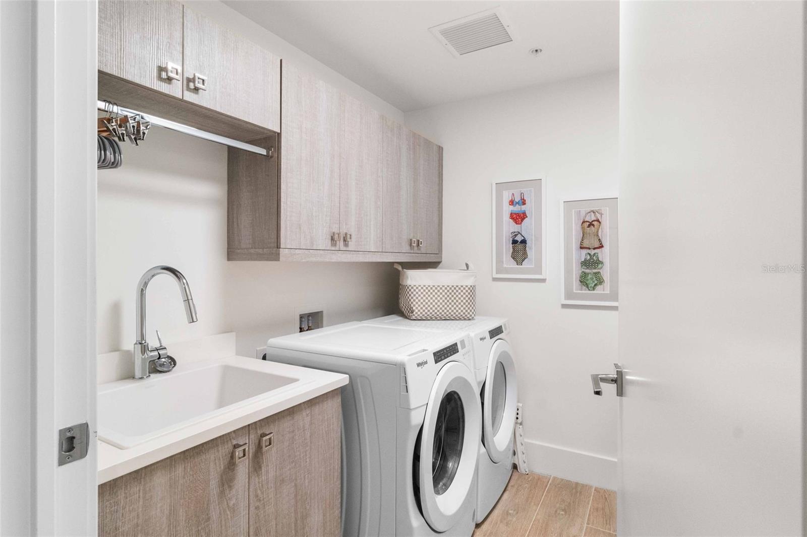 A4672418 Property Photo