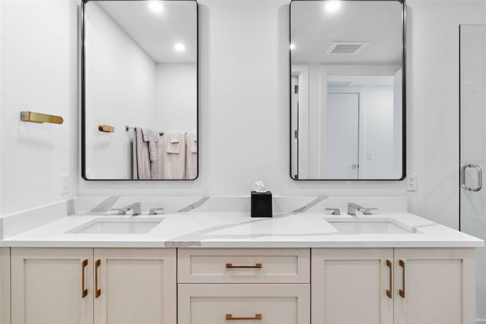 A4672418 Property Photo