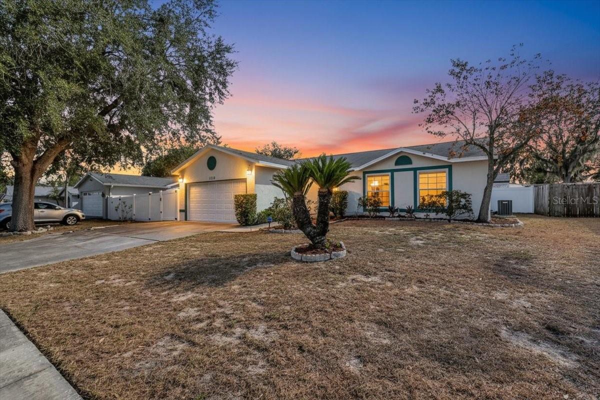 1215 EDGERTON DR, VALRICO, FL, 33594