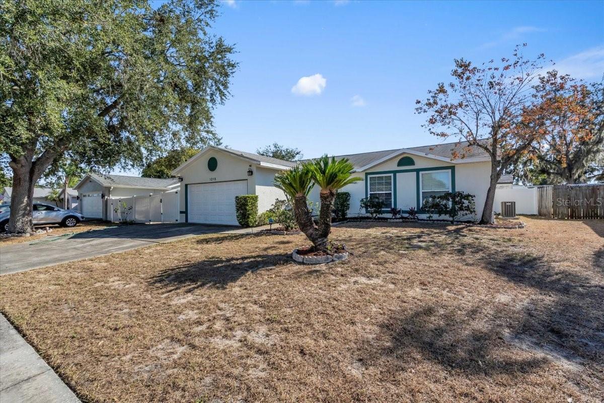 1215 EDGERTON DR, VALRICO, FL, 33594