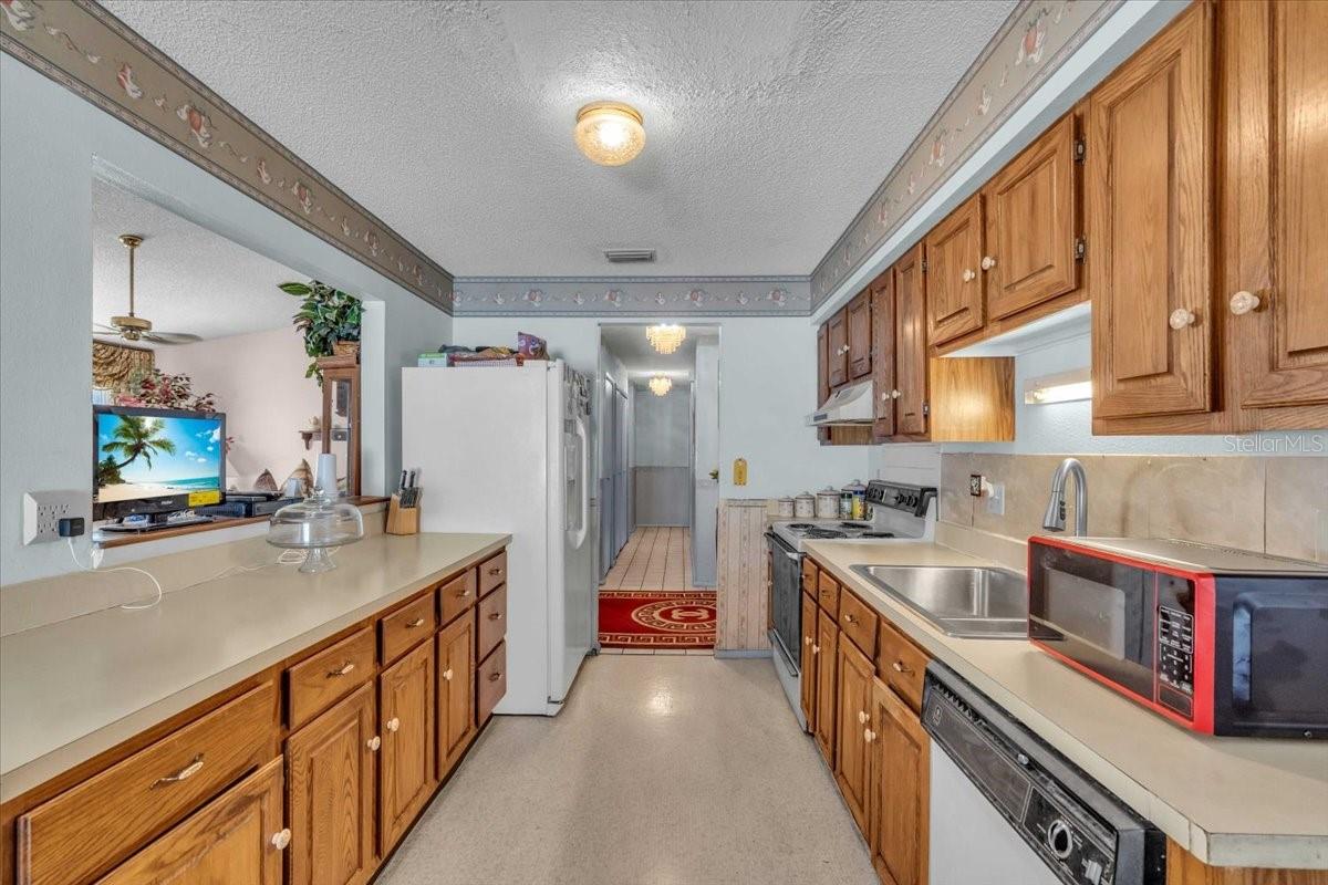 1215 EDGERTON DR, VALRICO, FL, 33594