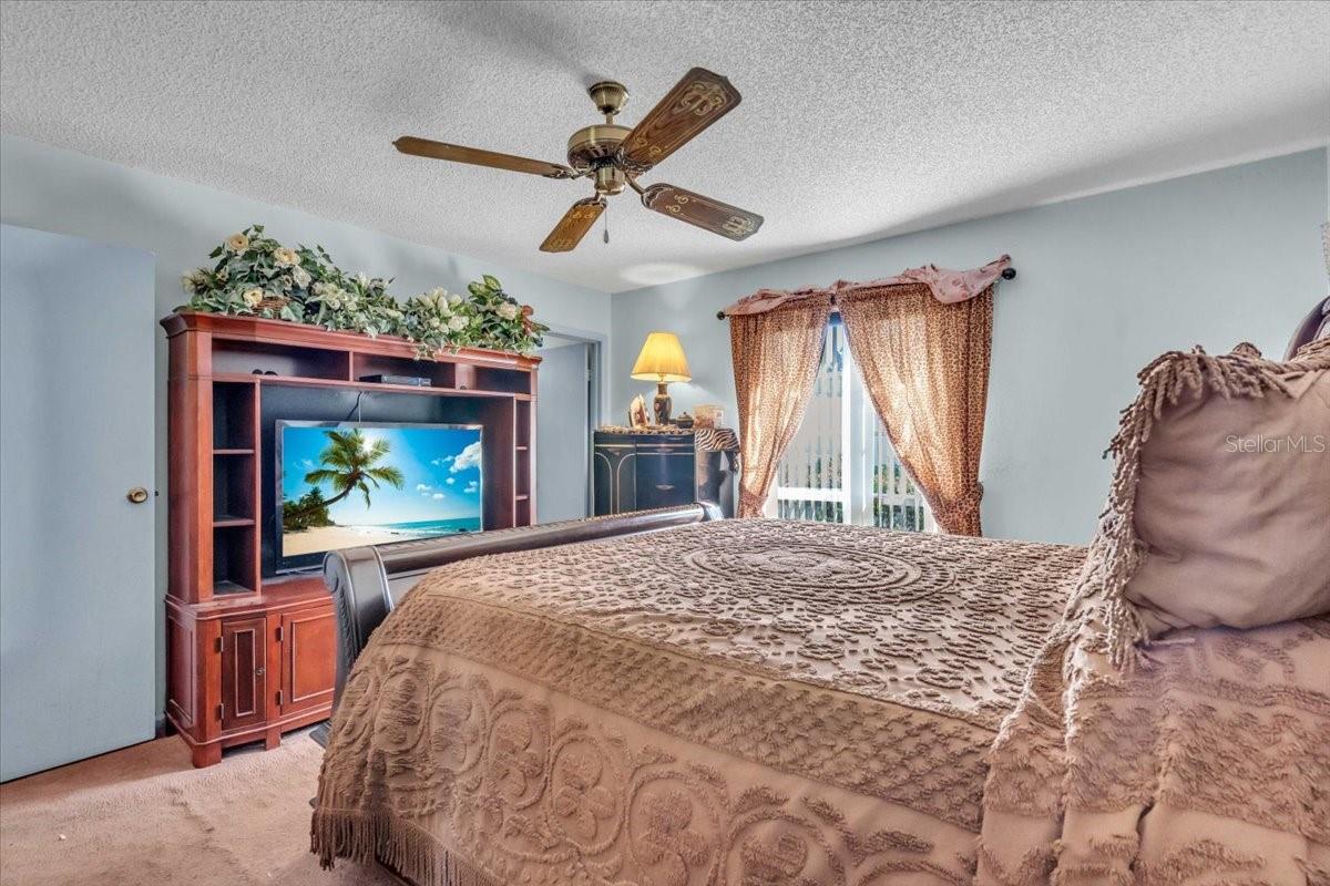 1215 EDGERTON DR, VALRICO, FL, 33594