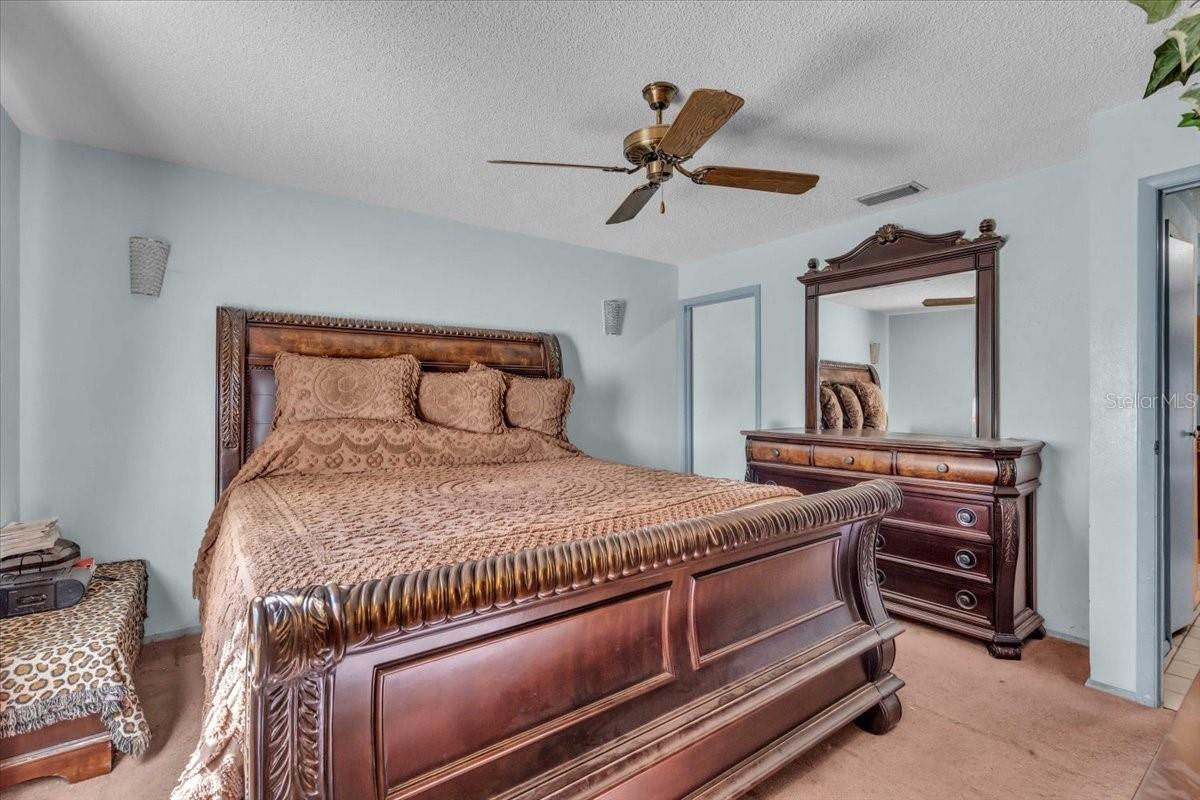 1215 EDGERTON DR, VALRICO, FL, 33594