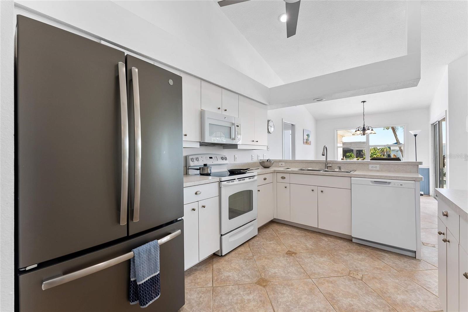 15450 MCCOMB CIR, PORT CHARLOTTE, FL, 33981