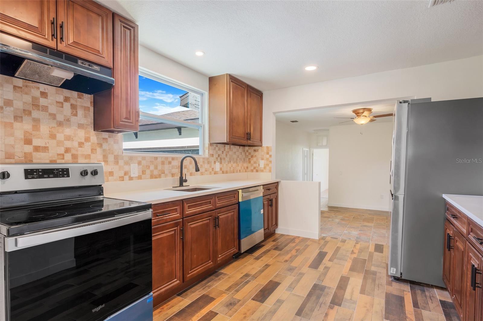 13832 BAY LAKE RD, GROVELAND, FL, 34736