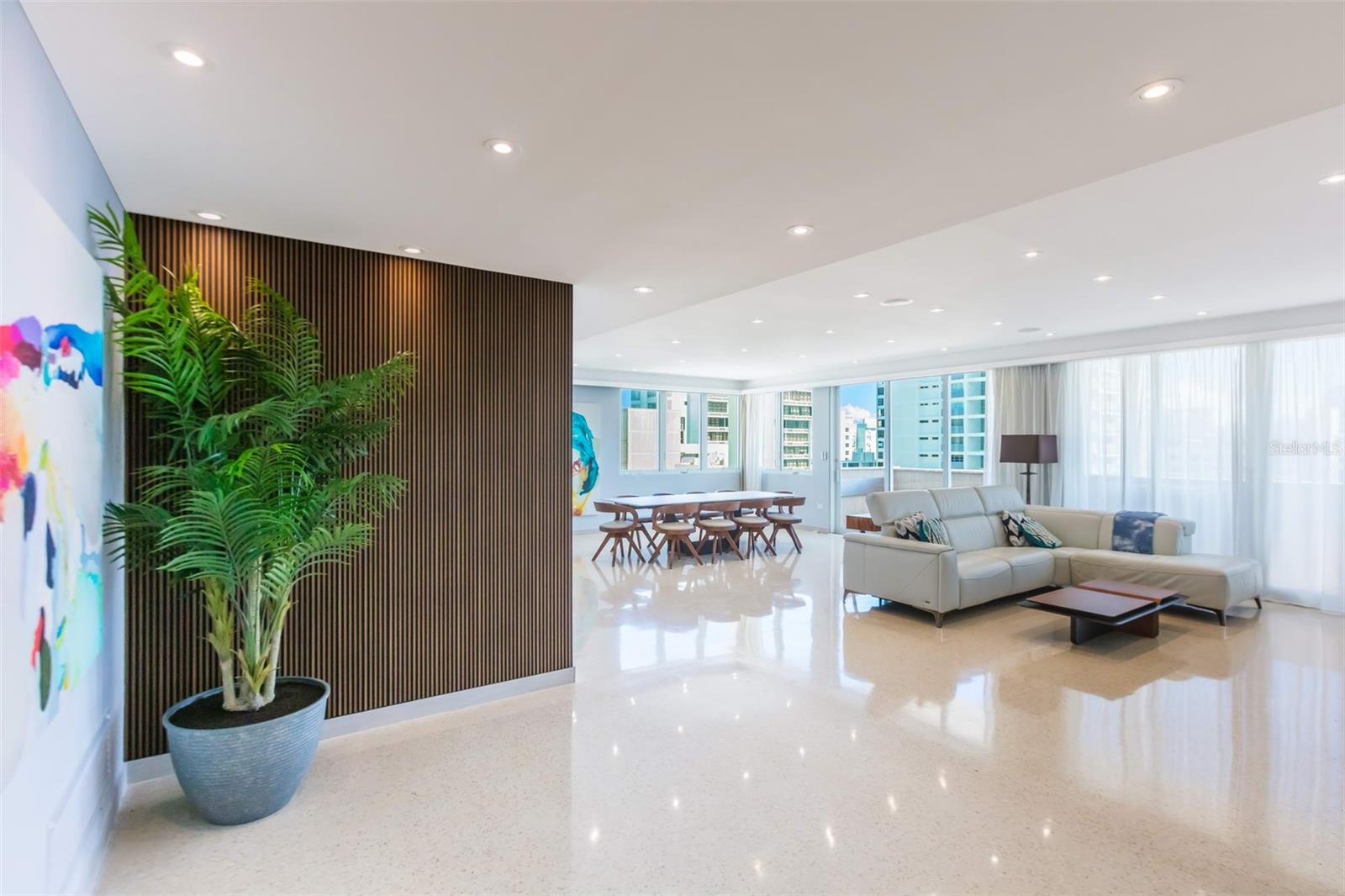 PR9117438 Property Photo