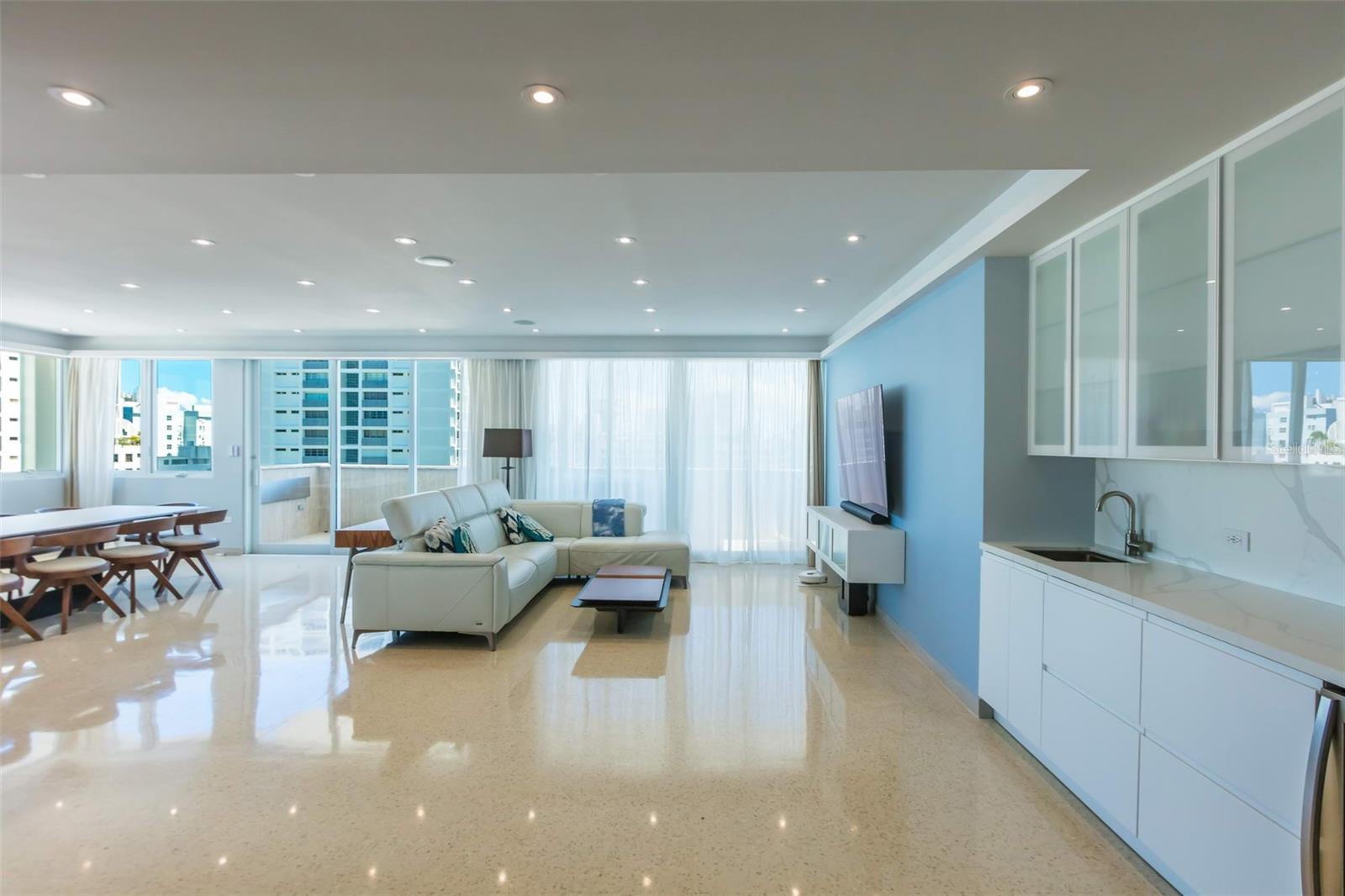 PR9117438 Property Photo