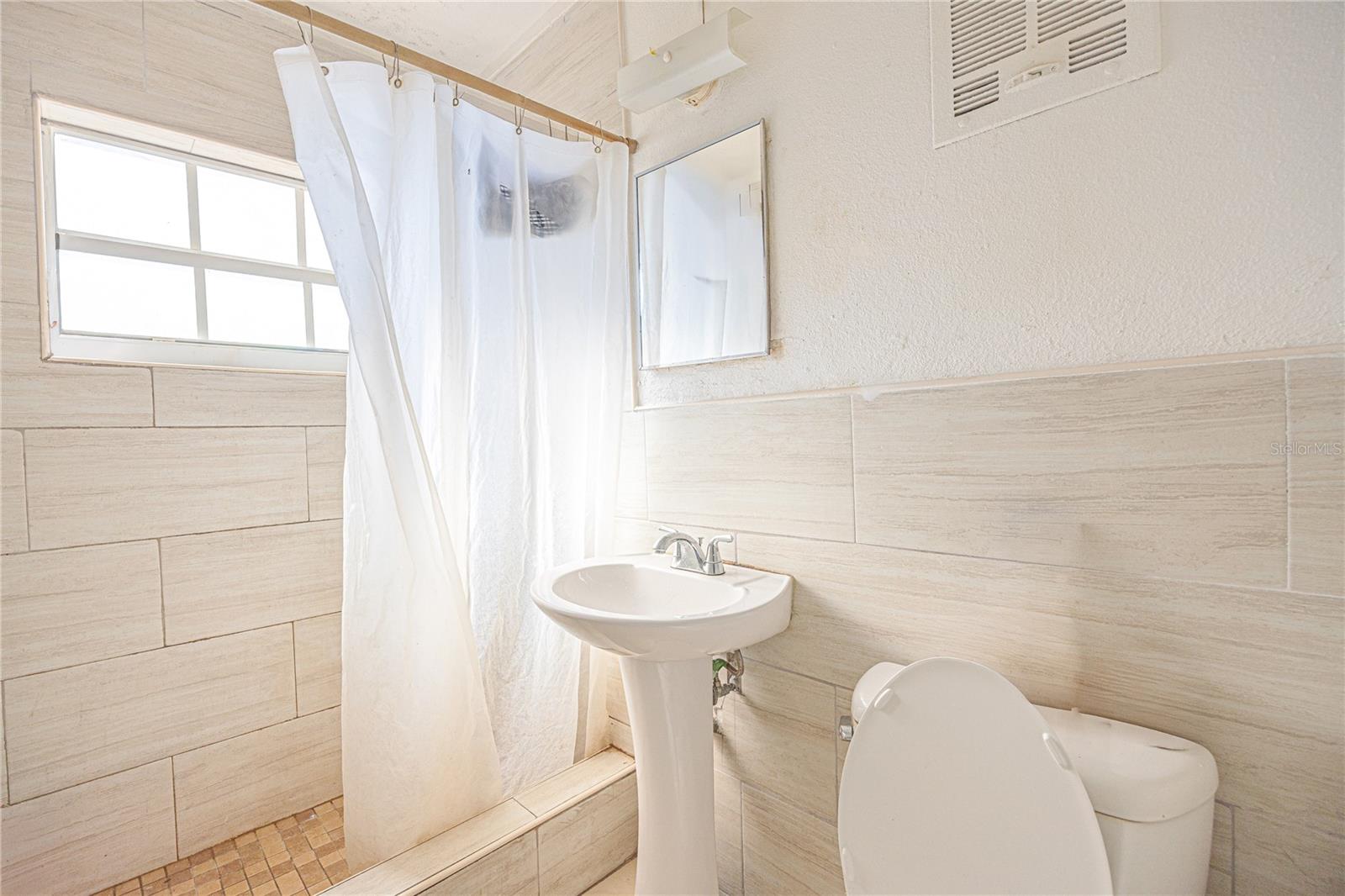 646 BAYBERRY DR, WEST PALM BEACH, FL, 33403