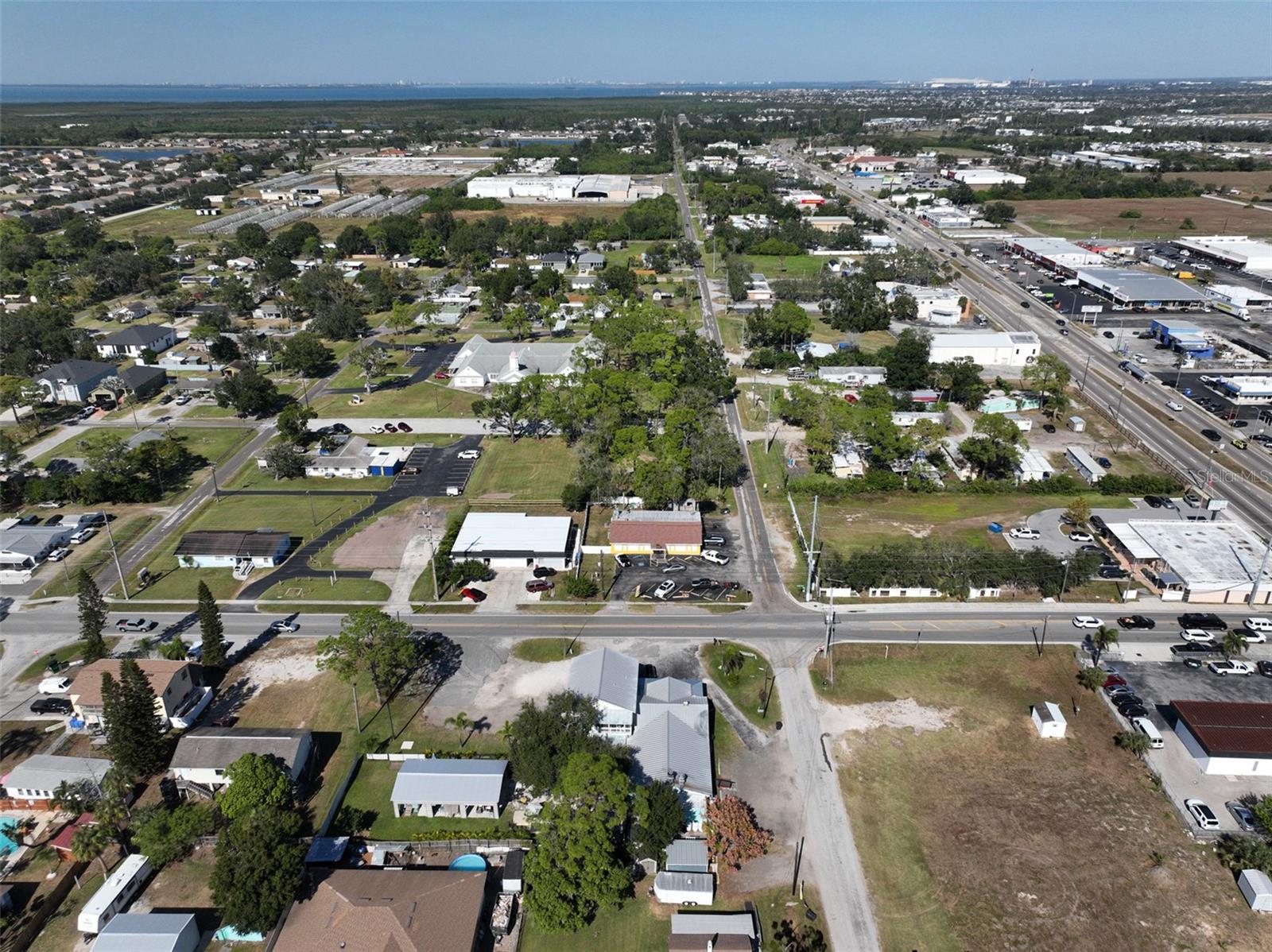 102 W SHELL POINT RD, RUSKIN, FL, 33570