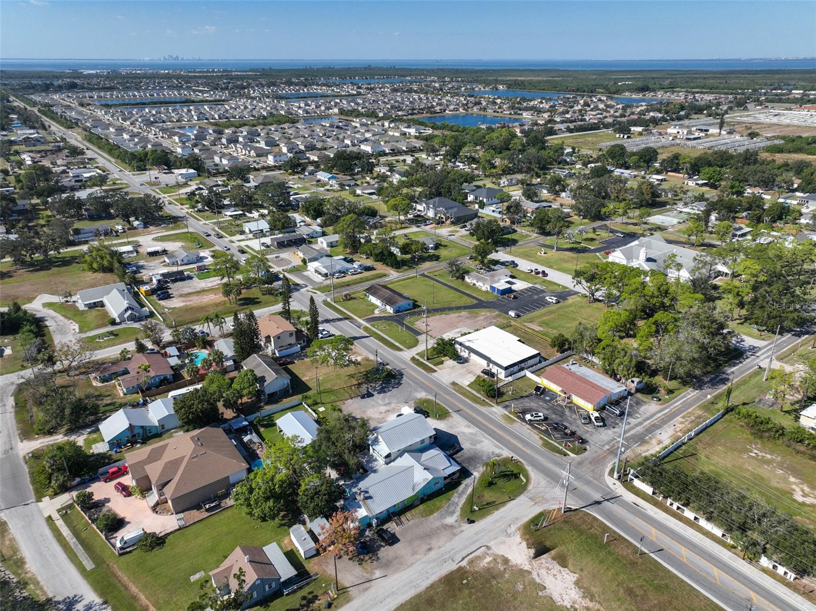 102 W SHELL POINT RD, RUSKIN, FL, 33570