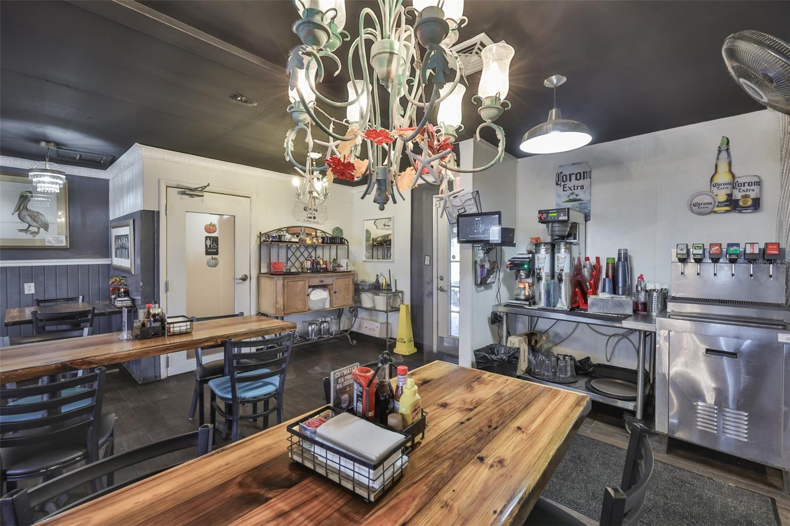 102 W SHELL POINT RD, RUSKIN, FL, 33570