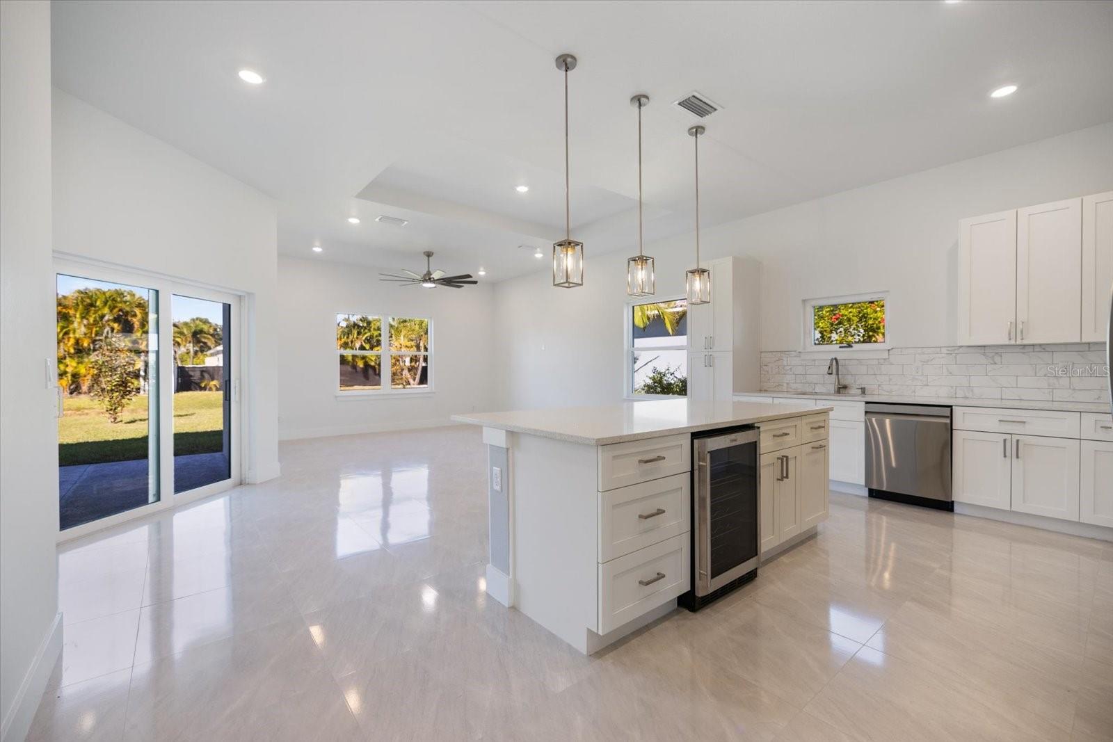 398 SUNSET RD N, ROTONDA WEST, FL, 33947