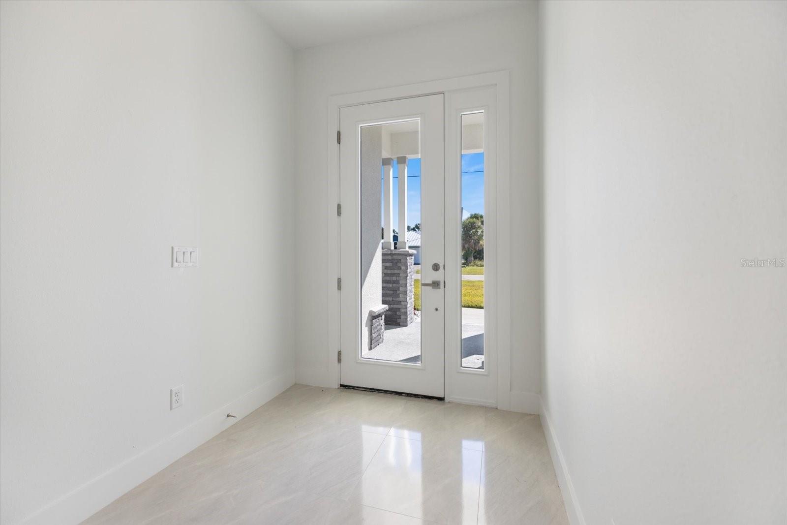 398 SUNSET RD N, ROTONDA WEST, FL, 33947