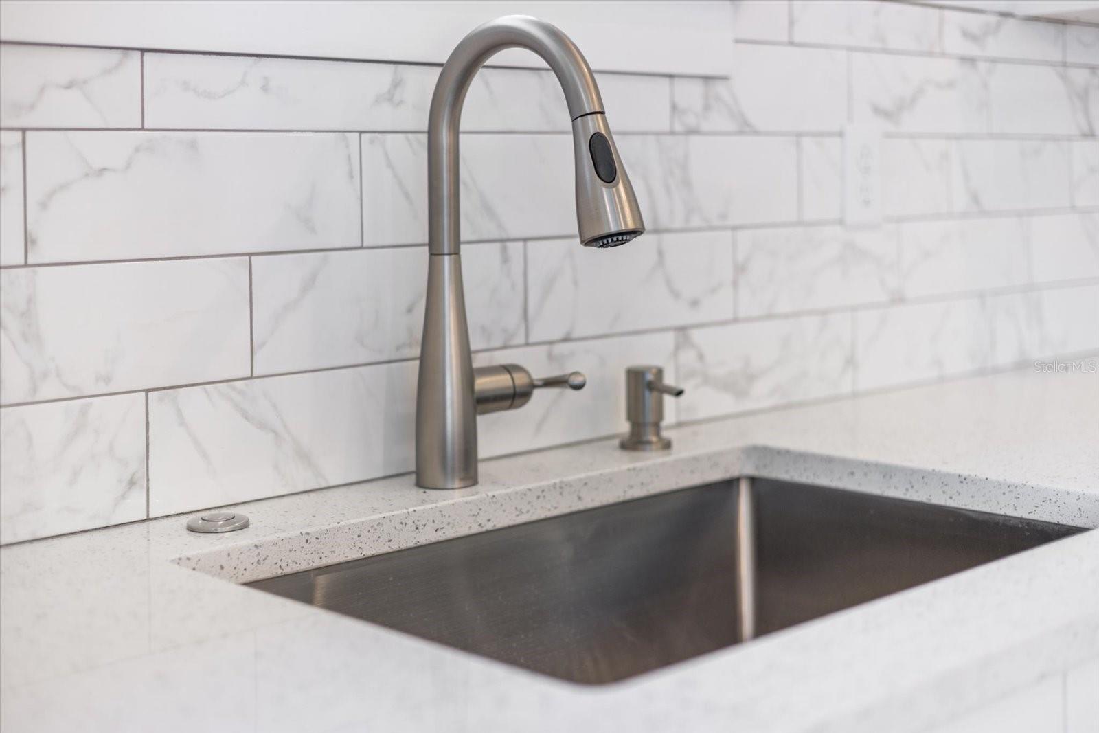 398 SUNSET RD N, ROTONDA WEST, FL, 33947