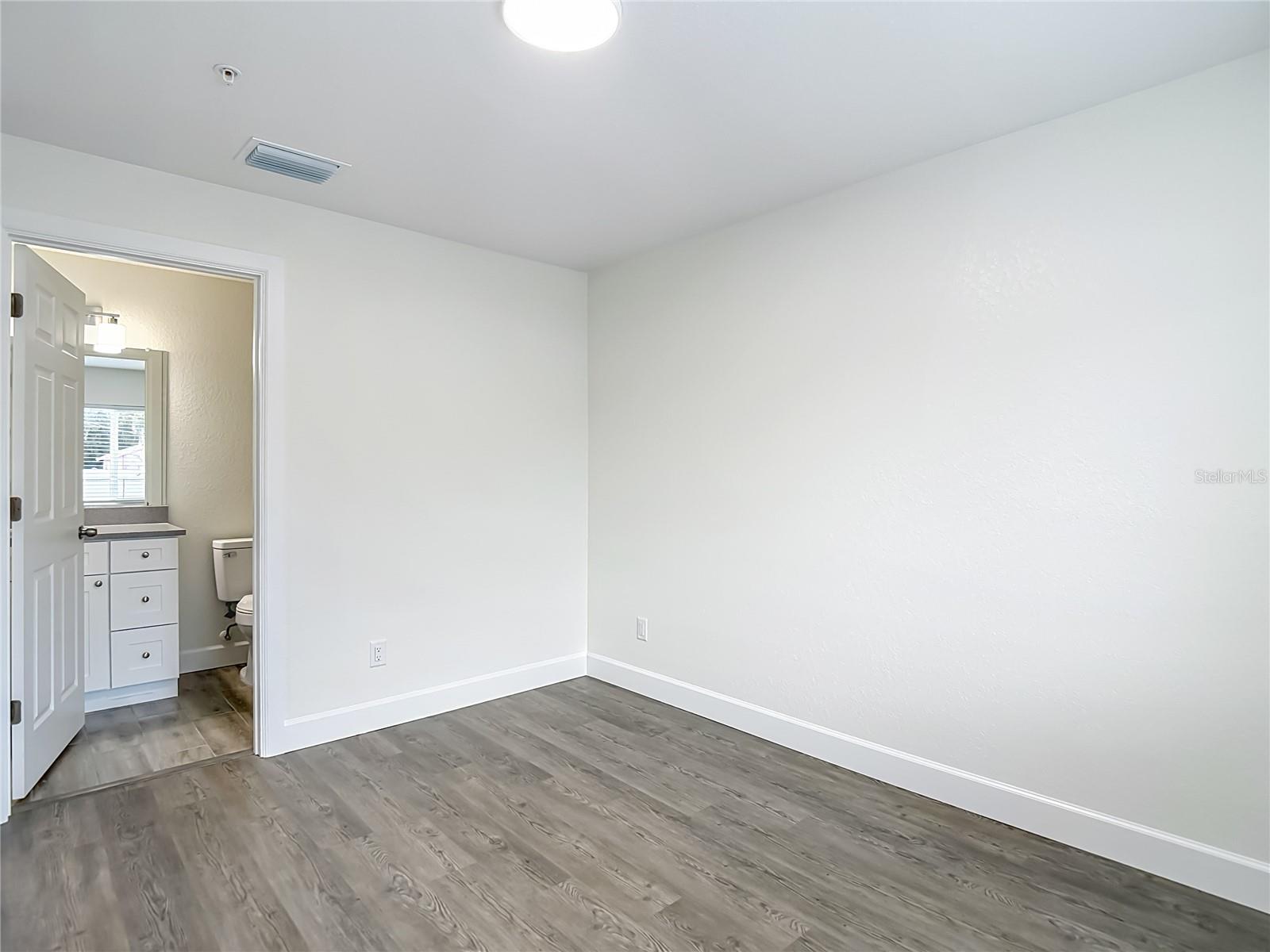 401 E BOYER ST #2, TARPON SPRINGS, FL, 34689