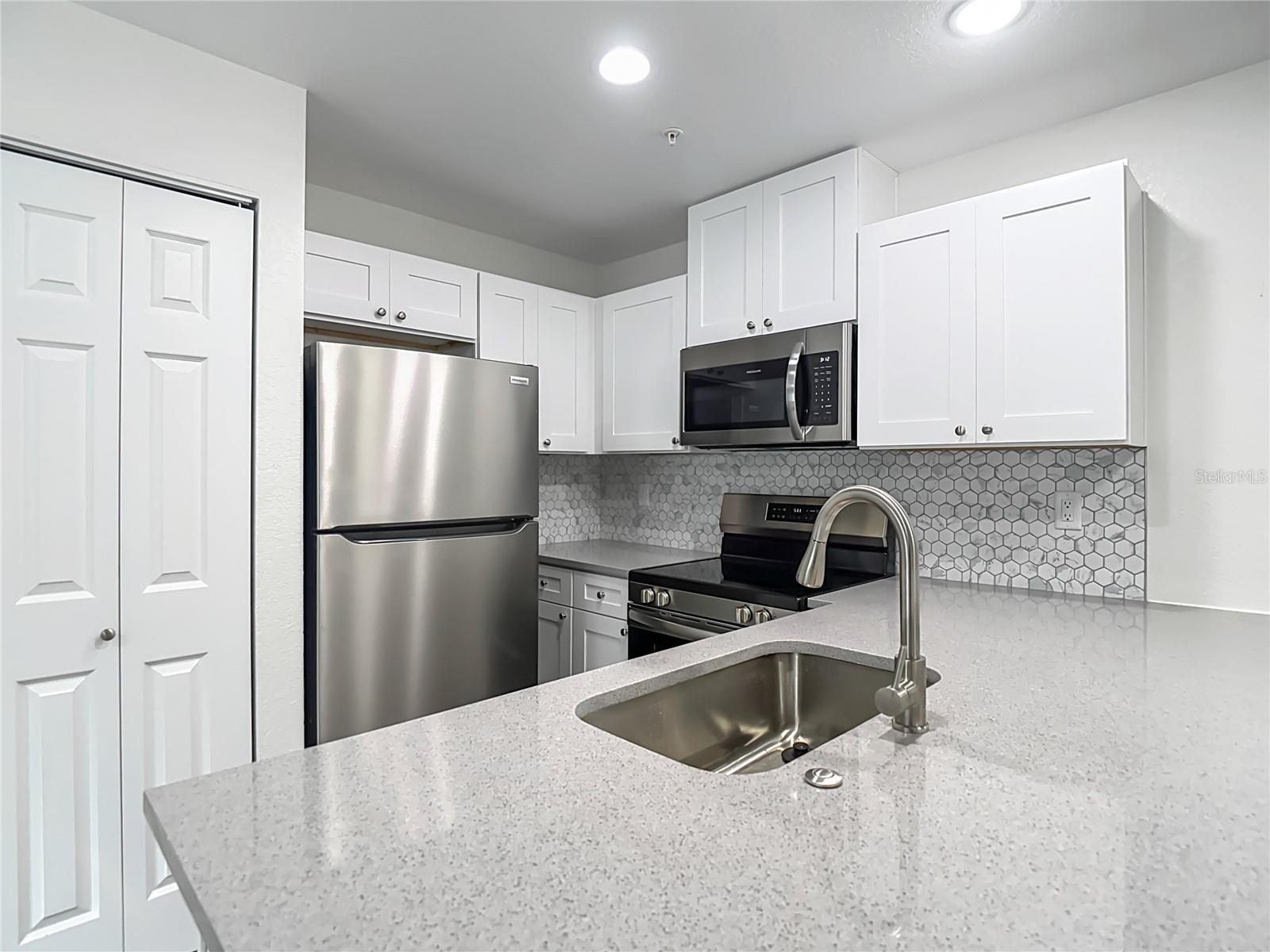 401 E BOYER ST #2, TARPON SPRINGS, FL, 34689