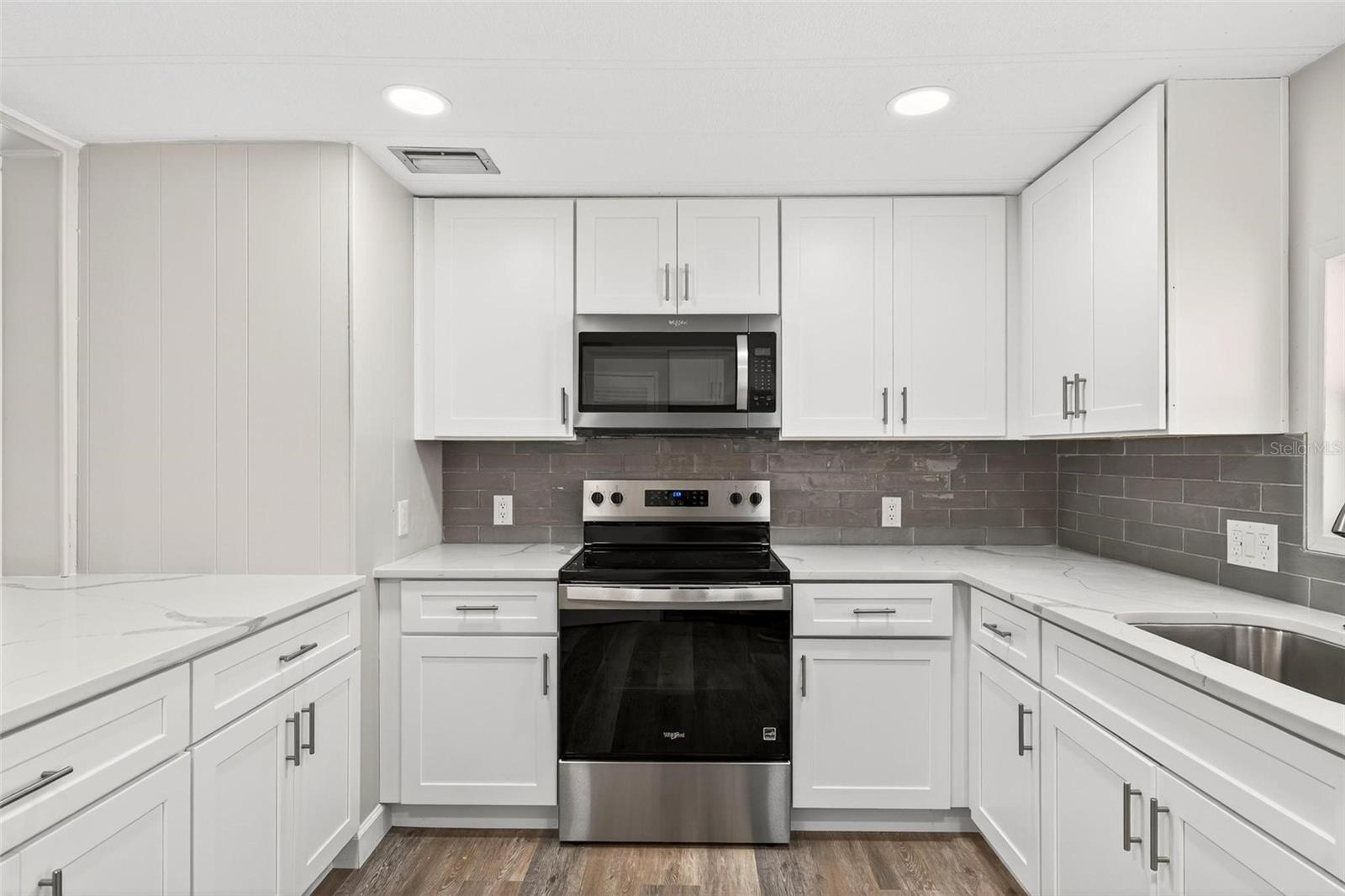 1114 ELKHART CIR, TAVARES, FL, 32778